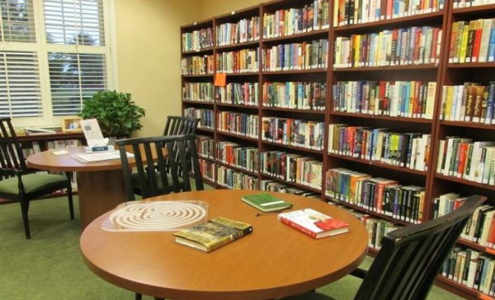 Library at the American Cancer Society McConnell-Raab Hope Lodge, Greenville, NC